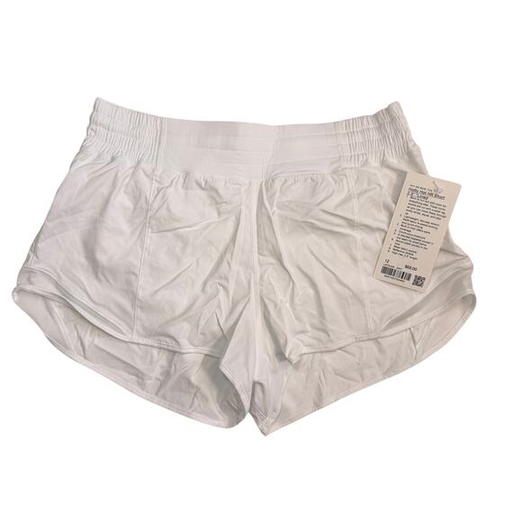 lululemon athletica Pants - Lululemon Hotty Hot Shorts Size 12 White 2.5” Run Swift Lined